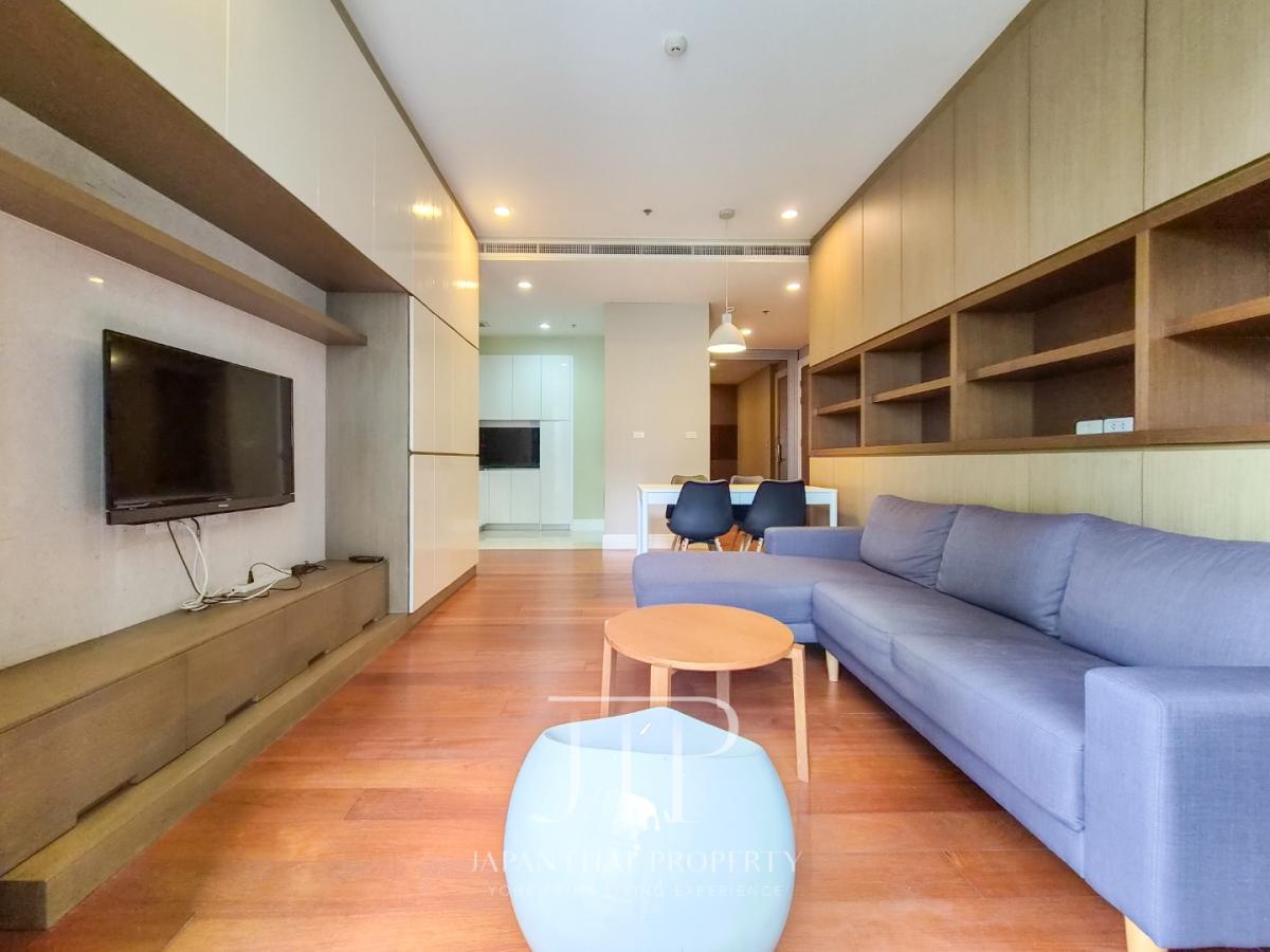 *Bright Sukhumvit 24* Sale: 13.9MTHB Rent: 46,000THB/month 70sq.m corner 1bed large living room in Sukhumvit 24 Phrom Phong area  