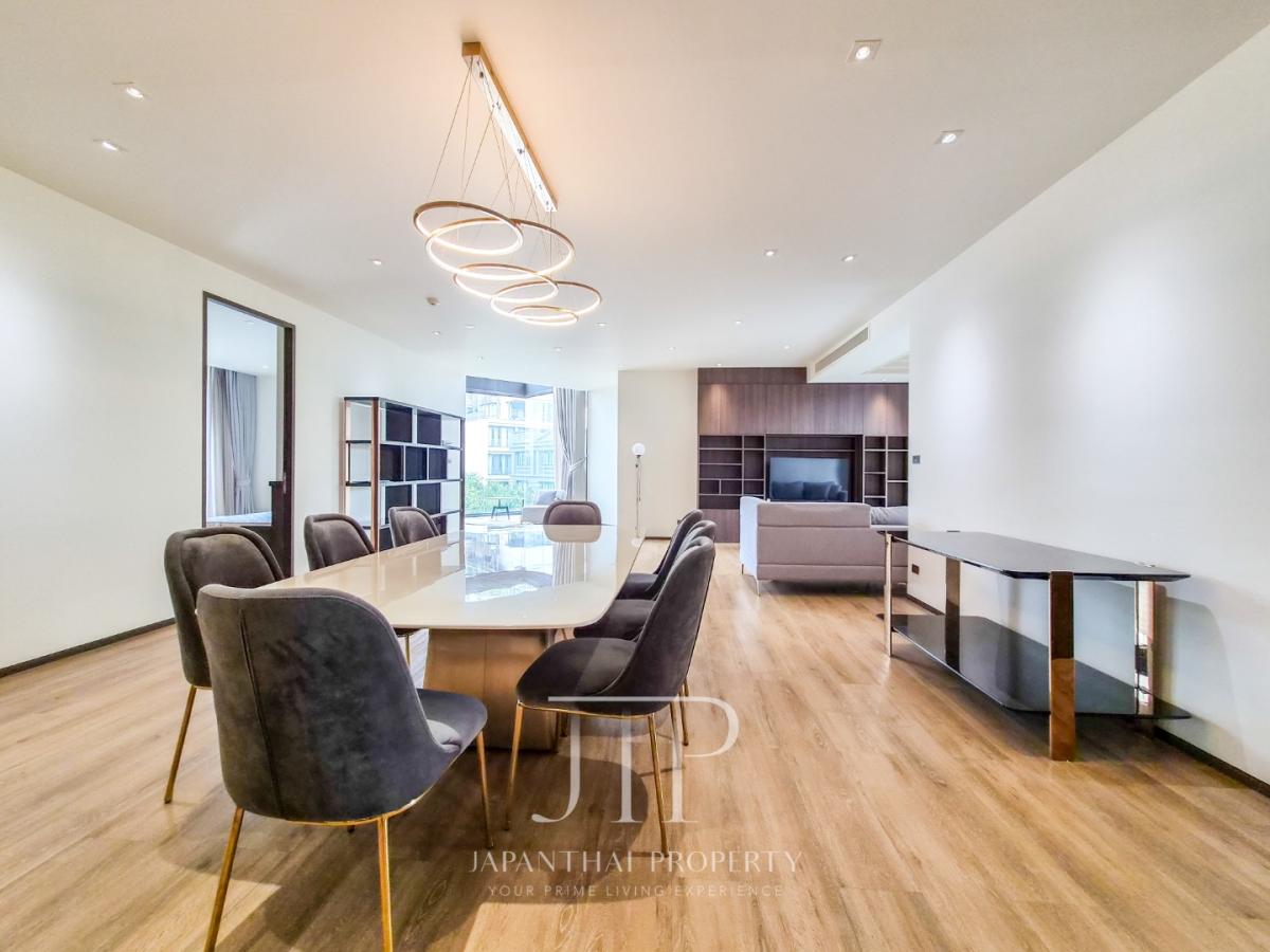 *Raveevan Space*  Pet friendly Rent : 190,000THB with furnished, 160,000THB unfurnished 270sq.m 3+1bed fully furnished unit for rent in Phrom Phong area. 