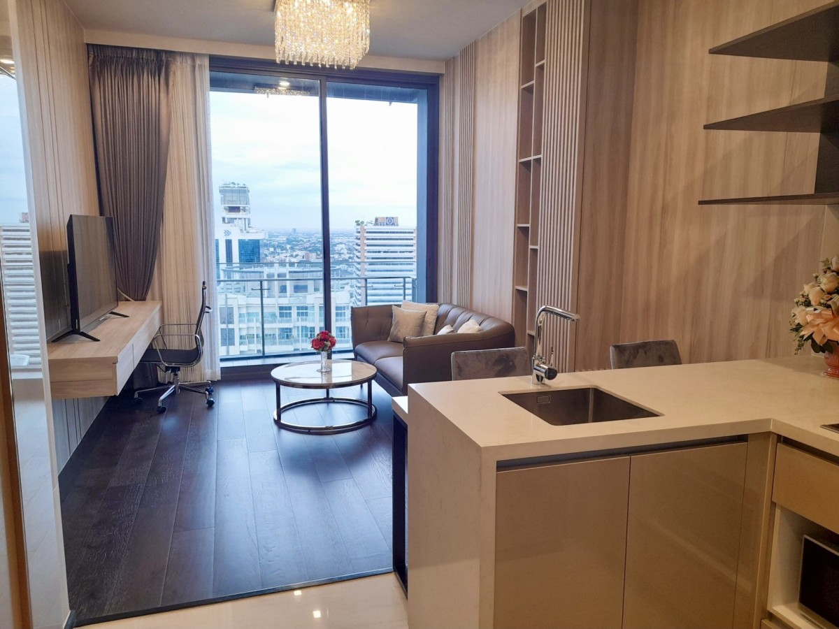 LAVIQ Sukhumvit 57 | High-Floor 1BR, East-Facing | THB 60,000