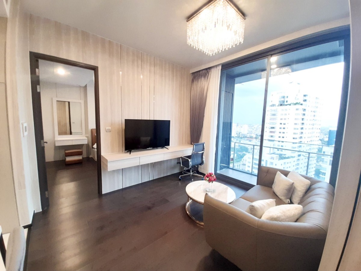 LAVIQ Sukhumvit 57 | High-Floor 1BR, East-Facing | THB 60,000