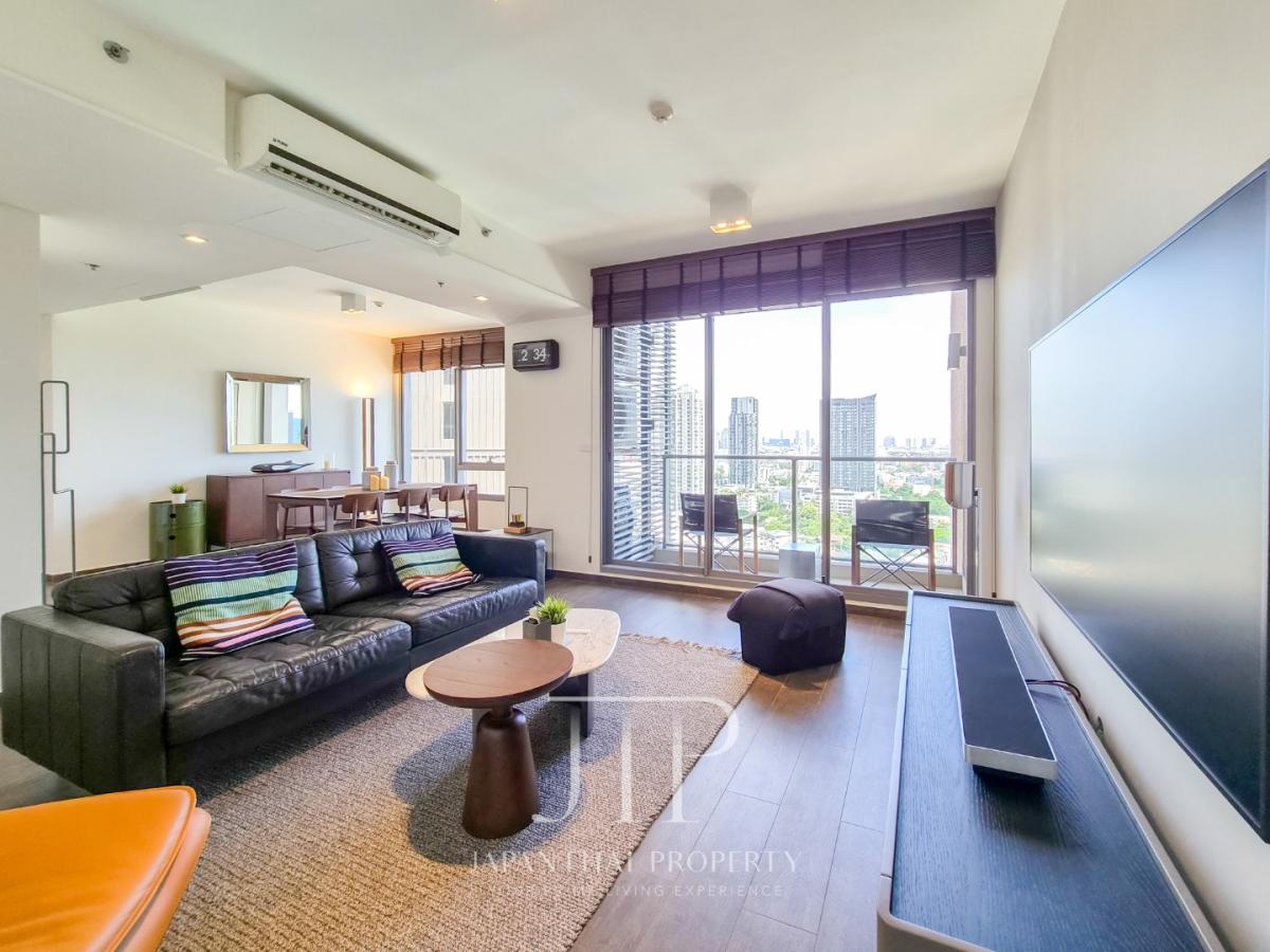 *The Lofts Ekkamai* Rent 69,500THB Renovated modern 90sq.m  2-Bedroom unit for rent in Ekkamai area
