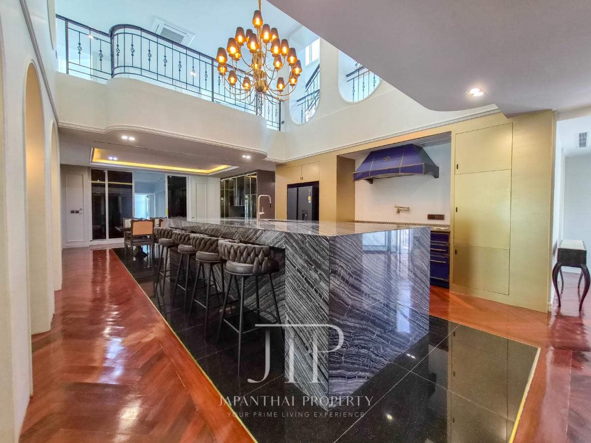 *Fantasia Villa 3* Gated house project Sale: 85MTHB, Rent: 250,000THB 2 houses combined1800sq.m 4 bed in Sukhumvit 109 Bearing area   