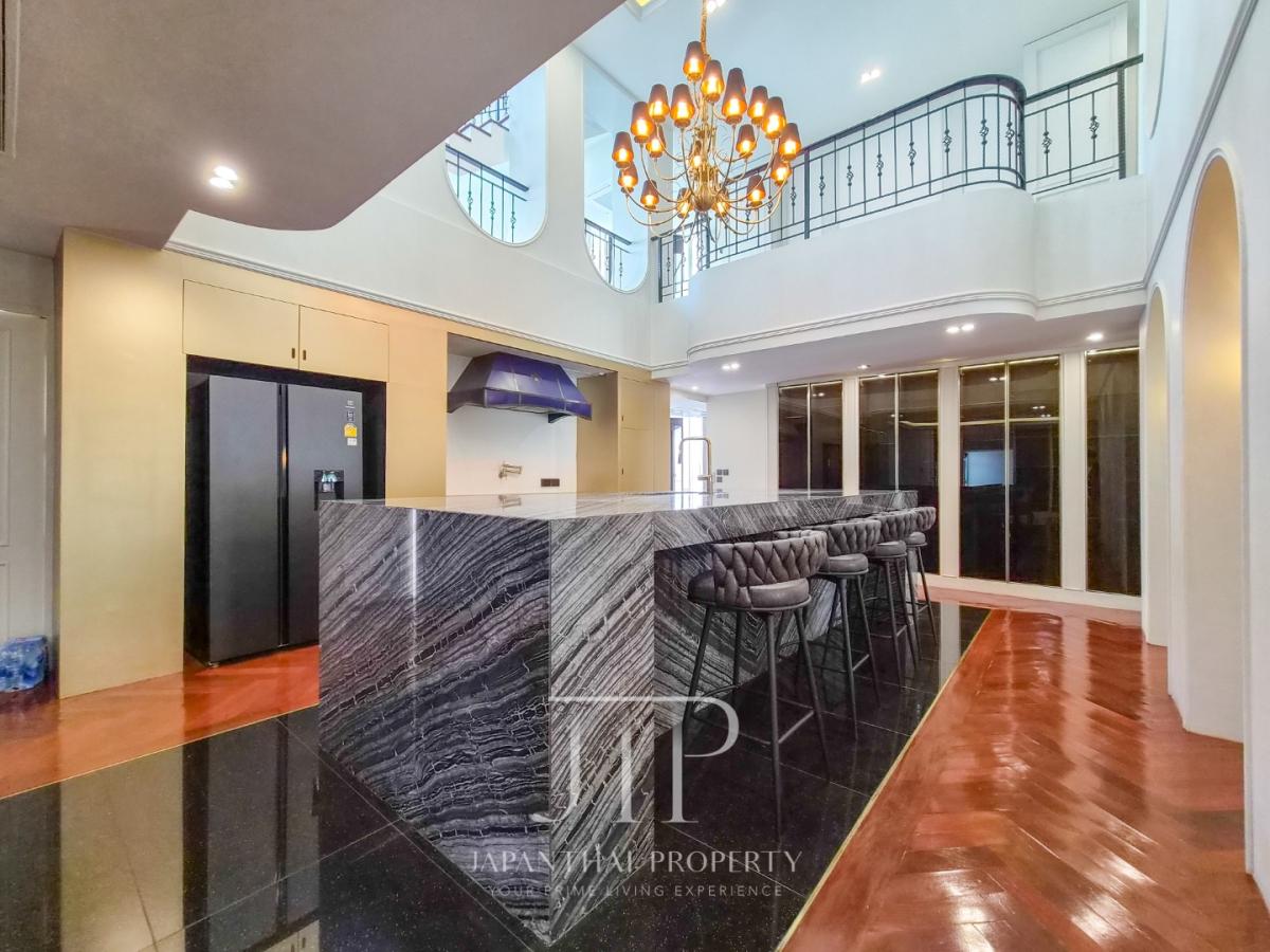 *Fantasia Villa 3* Gated house project Sale: 85MTHB, Rent: 250,000THB 2 houses combined1800sq.m 4 bed in Sukhumvit 109 Bearing area   