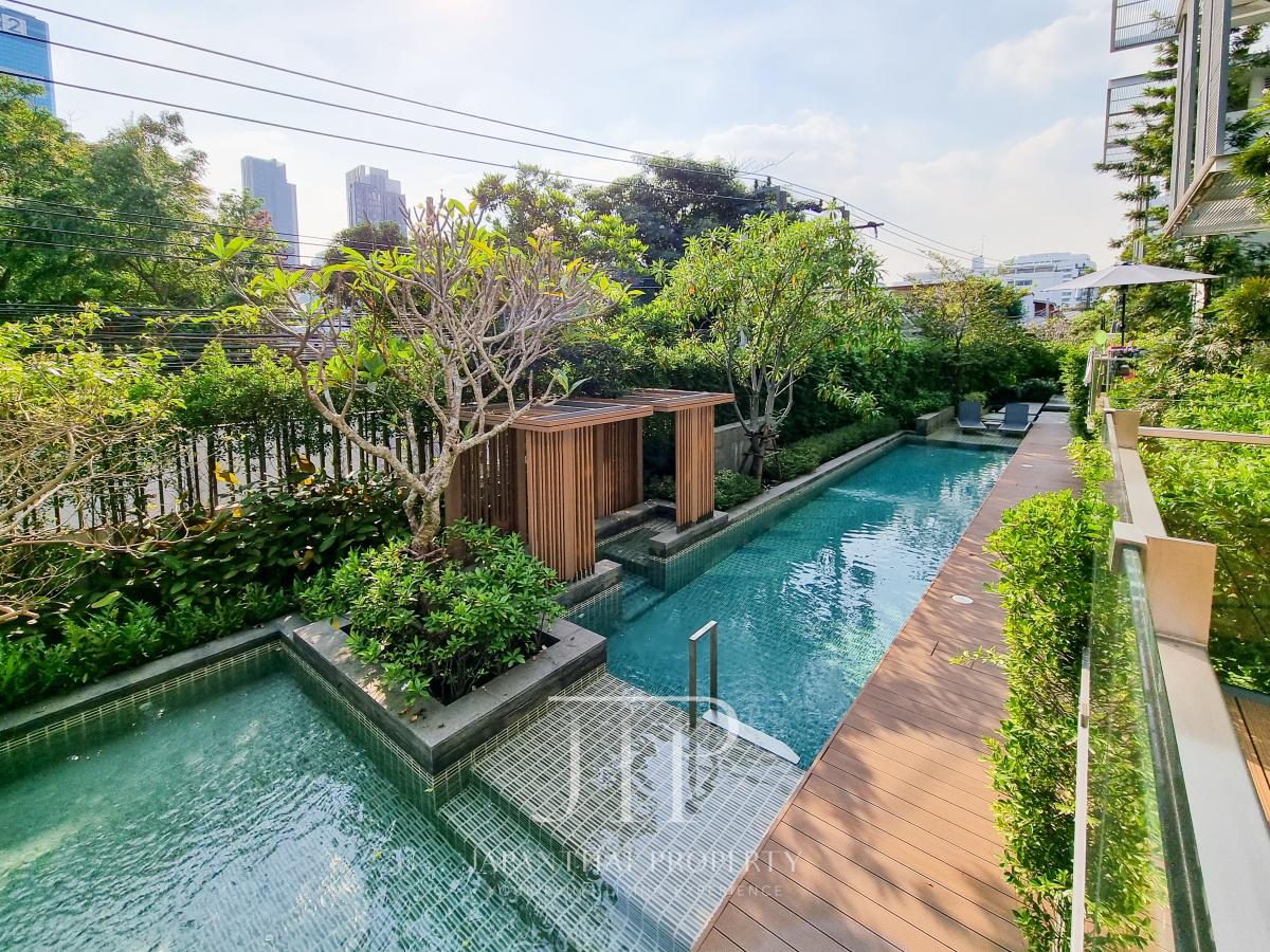 *Private house in near Bangkok Hospital* *Pet negotiable* Rent: 110,000THB large terrace 300sq.m 2bed house with security gate near Bangkok Hospital. 