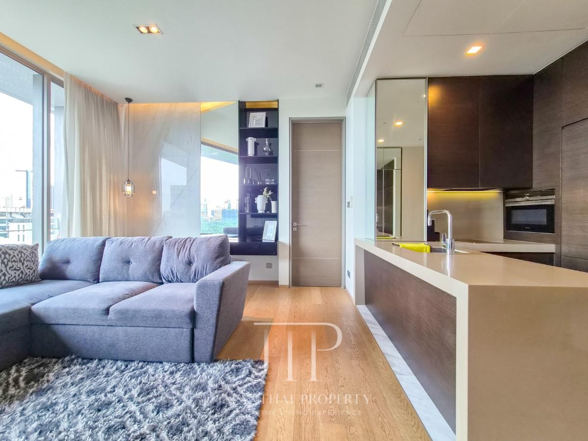 *Saladaeng One*  Rent: 55,000THB Lumpini Park view 55sq.m 1bed unit for rent in Saladaeng area. 