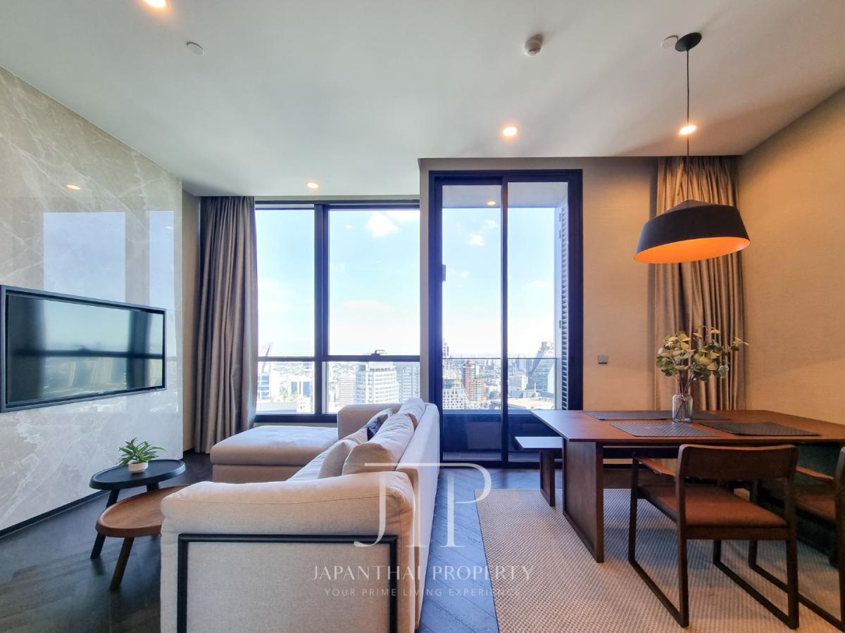 *ESSE Sukhumvit 36*  Rent: 85,000THB Rare 77sqm larger living room layout 2bed high floor next to BTS Thonglor. 