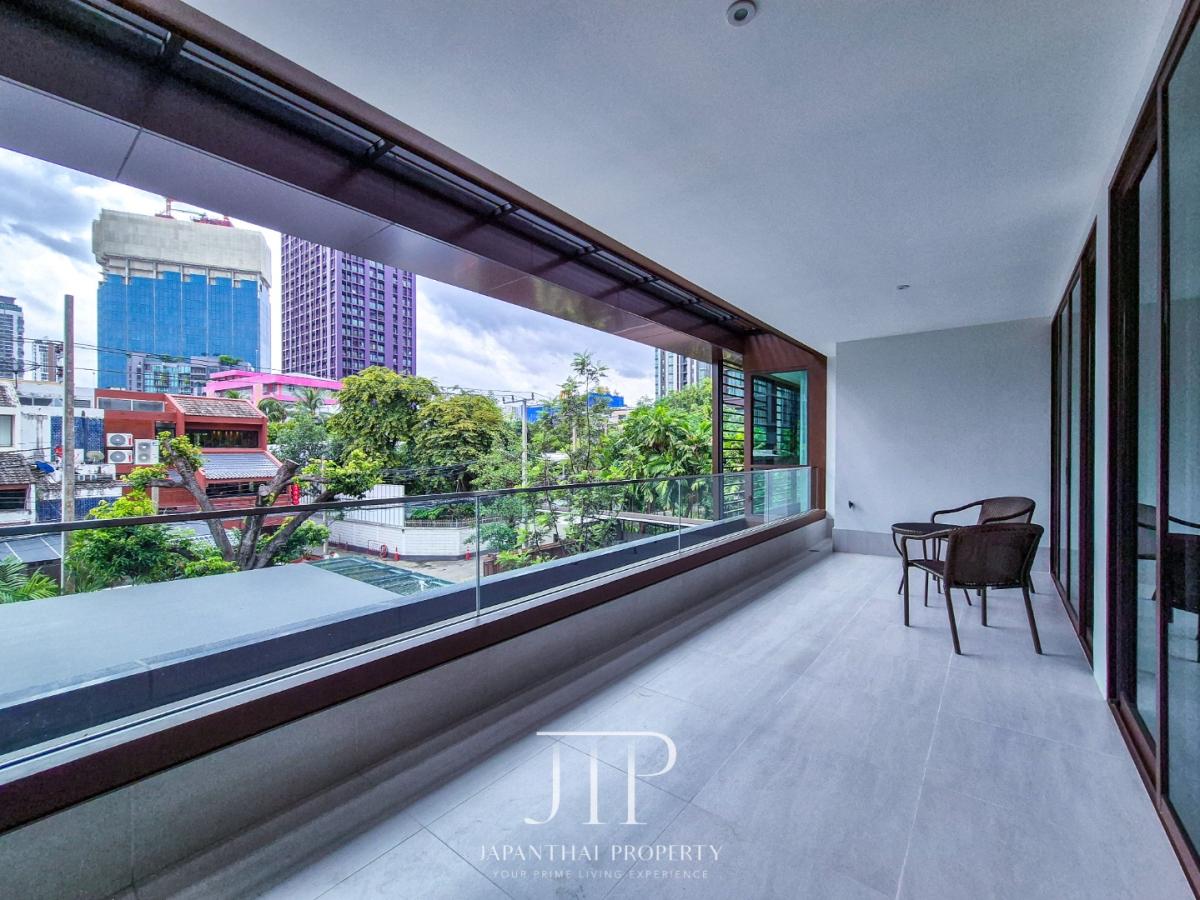 *The Grand Ekkamai*  Rent: 130,000THB  200sq.m 3bed unit for rent in Ekkamai area