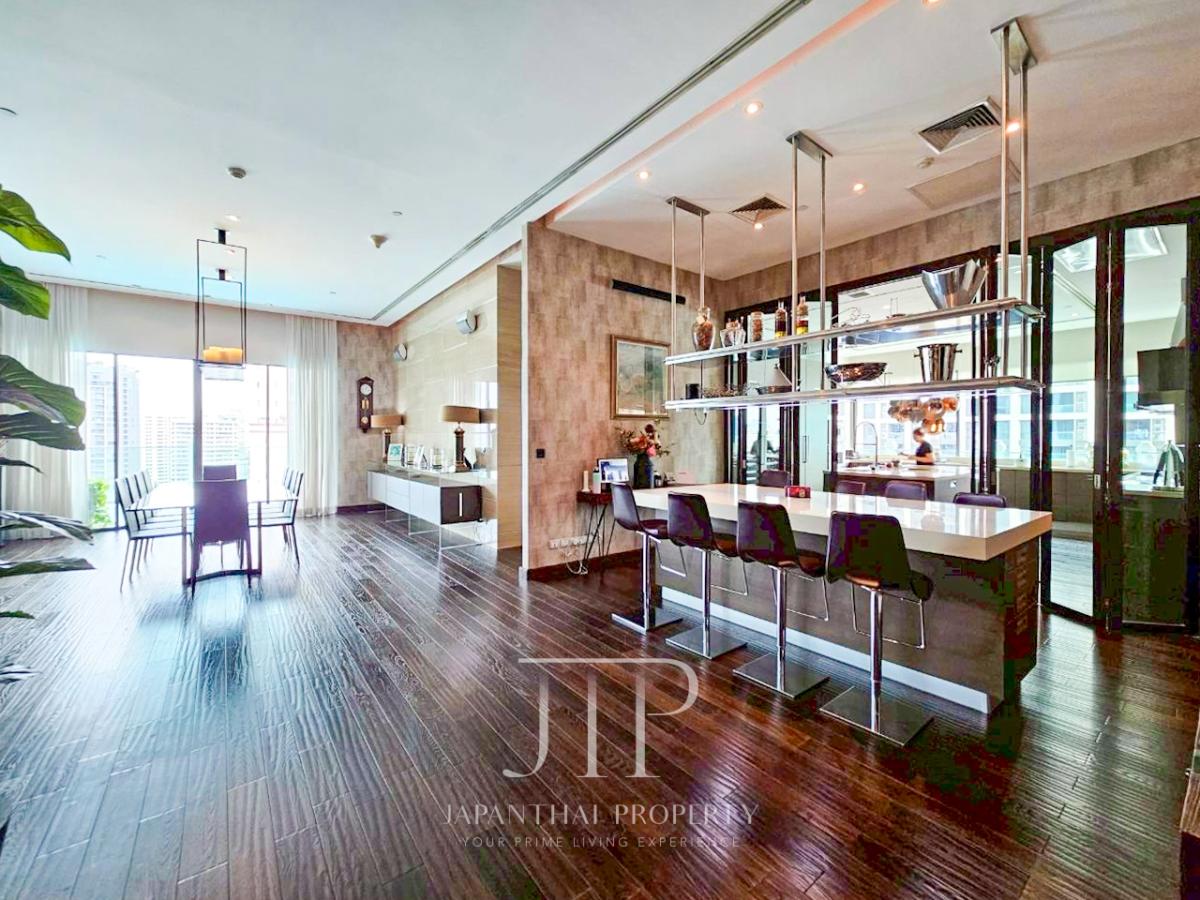 *Le Raffine Sukhumvit 39* Rent: 350,000THB, Sale: 100MTHB Private pool terrace 504sq.m 3 Bed unit in  Phrom Phong area.