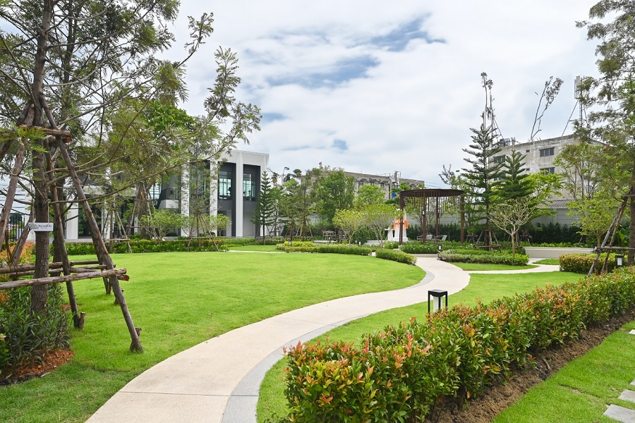 เอสตัน-ลาดกระบัง-สุวรรณภูมิ